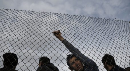 Μαρτύριο για 160 εγκλωβισμένους πρόσφυγες – Σαλβίνι και Σάντσεθ οι δύο “πόλοι” του μεταναστευτικού