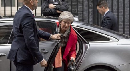 Τερέζα Μέι: Το Brexit δεν θα γίνει ευκολότερο αν με ξεφορτωθείτε