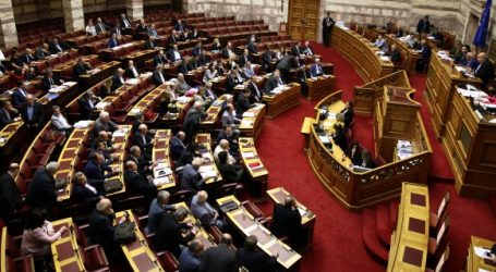 Με προϋπολογισμό και πακέτο ΔΕΘ η Κυβέρνηση μεταθέτει την πολιτική συζήτηση στη Βουλή