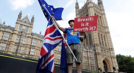 Πιθανότητες 50 – 50 για ματαίωση του Brexit δίνει κορυφαίος υπουργός της Μέι