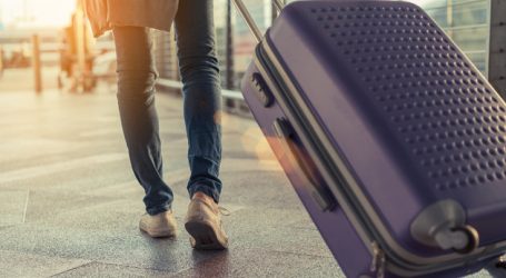 Μυτιλήνη: 19χρονη έκρυβε στη βαλίτσα της 21χρονο