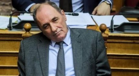 Δένδιας σε Σταθάκη: Είστε πολύ χαλαρός, δεν πάμε για ένα τσιπουράκι;