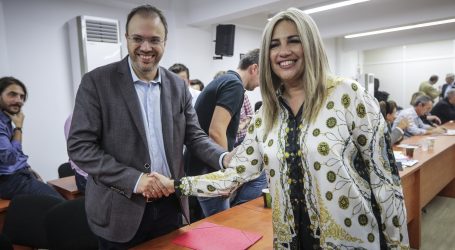 Σε μια κλωστή η παραμονή της ΔΗΜ.ΑΡ στο Κίνημα Αλλαγής