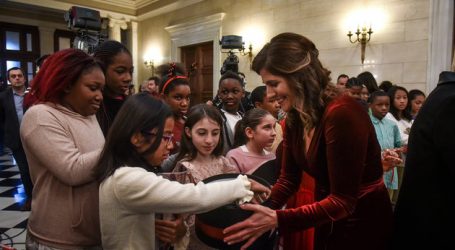 Τα κάλαντα στην πολιτική ηγεσία