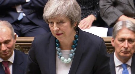 Θρίλερ με το Brexit: Τι επιδιώκει η Μέι – Οι κινήσεις της ΕΕ