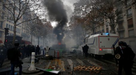 Ψάχνει λύσεις ο Μακρόν μετά τα εκτεταμμένα επεισόδια στο Παρίσι