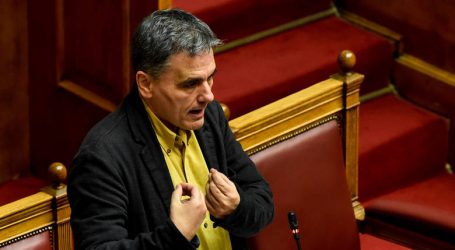 Τσακαλώτος: Too much το πλεόνασμα 3,5%