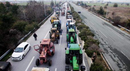 Μπλόκα αγροτών: Ανυποχώρητοι οι αγρότες – Κλιμακώνουν τις κινητοποιήσεις