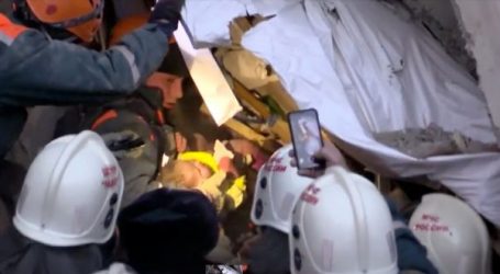 Πρωτοχρονιάτικο «θαύμα» στη Ρωσία: Μωρό βρέθηκε ζωντανό στα ερείπια ισοπεδωμένης πολυκατοικίας