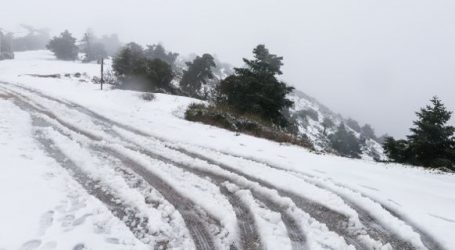 Πολικές θερμοκρασίες, χιόνια και προβλήματα στην κυκλοφορία