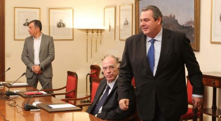 Ο Καμμένος «σώζει» Σταύρο και Λεβέντη – Σε κρεβάτι του Προκρούστη μετατρέπεται ο Κανονισμός της Βουλής