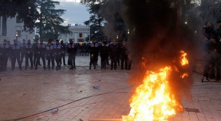 Αλβανία: Νέα διαδήλωση και επεισόδια έξω από τη Βουλή