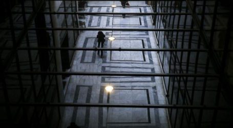 ΙΟΒΕ: Μετά βίας τα βγάζει πέρα το 64% των Ελλήνων