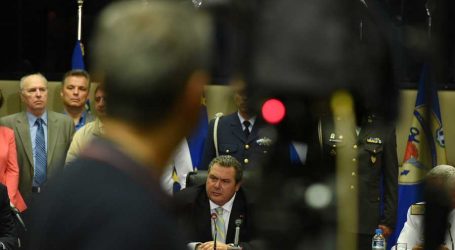 Νέα επίθεση Καμμένου σε Τσίπρα: Απαλλοτρίωσε τους βουλευτές μου – Εγώ του έμαθα τα πουράκια, αλλά τώρα το γύρισε στα Cohiba