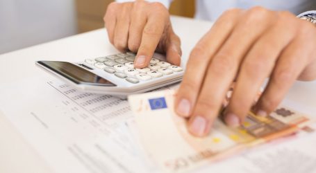 Η χρυσή τομή για τα «κόκκινα» δάνεια: Ποιοι θα προστατεύονται και ποιοι κινδυνεύουν από τον νέο νόμο Κατσέλη