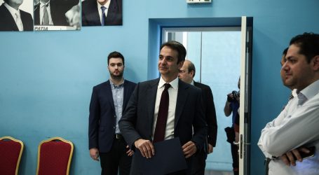 ΝΔ: Πίεση στην κυβέρνηση για οικονομία, «μακεδονική» μειονότητα και… Βενεζουέλα