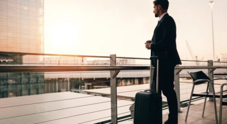 Χρωστάει 2.000 ευρώ επειδή… έχασε την πτήση του!