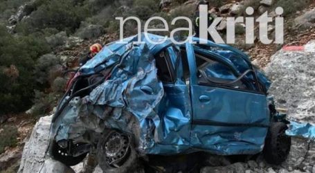 Κρήτη: Σοκαριστικές εικόνες από το ΙΧ που έπεσε σε γκρεμό με μητέρα και δύο παιδιά