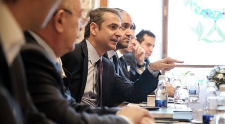 Από τη Ρωσία στις ΗΠΑ με… στάση στους Δελφούς ο Μητσοτάκης