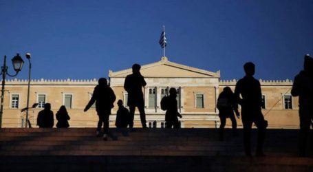 ΟΟΣΑ: Η μεσαία τάξη στην Ελλάδα χάνει 6% του εισοδήματός της ανά έτος
