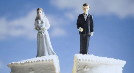 Νέα έρευνα της ΕΛΣΤΑΤ αποκαλύπτει στα πόσα χρόνια γάμου είναι πιο πιθανό να χωρίσουν οι Έλληνες