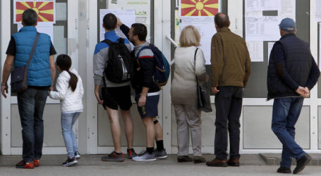 Κάλπες χωρίς σαφές αποτέλεσμα στη Βόρεια Μακεδονία – Σχεδόν ισοψήφησαν Πεντάροφσκι – Σιλιάνοφσκα