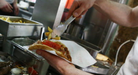 Σουβλάκι: Παρέμβαση της Επιτροπής Ανταγωνισμού για τις αυξήσεις