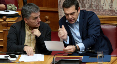 Η… προκαταβολή του κοινωνικού μερίσματος, τα «αδειάσματα» και ο Economist που «βλέπει» εκλογές Οκτώβριο