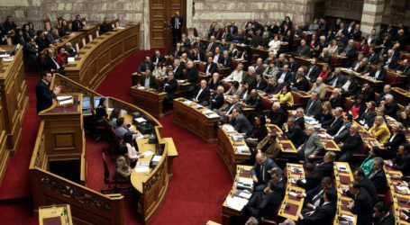 Ο θετικός πολιτικός λόγος «βουλιάζει» στην σκανδαλολογία