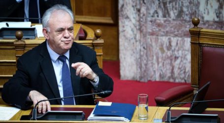 «Επαρκή τα αποθέματα ώστε να μην δανειστούμε έως το 2023»