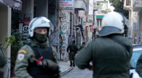 Επιχείρηση – σκούπα σε εξέλιξη στα Εξάρχεια – Δεκάδες προσαγωγές