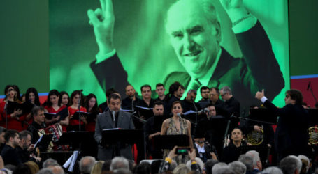 Το ΚΙΝΑΛ αψήφησε την Μυρσίνη Λοΐζου – «Σείστηκε» το ΣΕΦ με το «Θα τον μεθύσουμε τον ήλιο»!