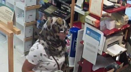 Αυτή είναι η «λησταρχίνα» με τη μαντίλα