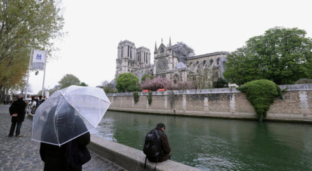 Notre Dame: Το 1 δισ. δωρεών προκαλεί στη Γαλλία των κίτρινων γιλέκων