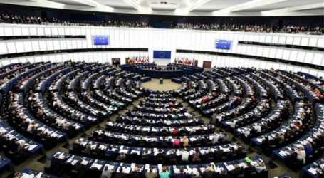 Politico: 100 εκατομμύρια αναποφάσιστοι θα κρίνουν τις ευρωεκλογές