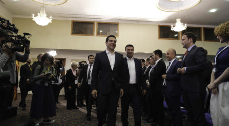 Πώς θα γίνεται ο έλεγχος εφαρμογής της Συμφωνίας των Πρεσπών – Τι συμφώνησαν Τσίπρας – Ζάεφ στο χθεσινό τετ α τετ