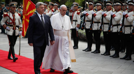 Ιστορική επίσκεψη του Πάπα Φραγκίσκου στα Σκόπια