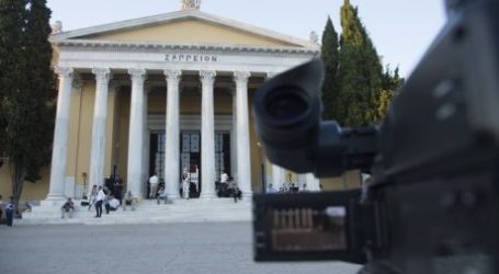 Πυρ ομαδόν της αντιπολίτευσης για τις εξαγγελίες της κυβέρνησης: «Έκλεψαν δέκα από το λαό, επιστρέφουν ένα»