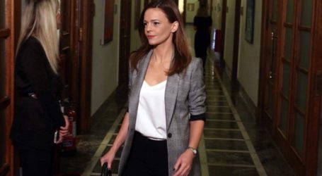 13η σύνταξη – Αχτσιόγλου: Θα χορηγηθεί σε όλους τους συνταξιούχους και θα είναι σε μόνιμη βάση – Τα ποσά