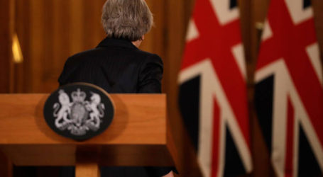 Συντηρητικοί βουλευτές «στριμώχνουν» την Τερέζα Μέι