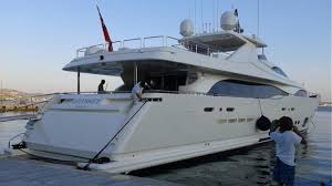 «Καταιγίδα» από Economist σε Τσίπρα για τις σκαφάτες διακοπές