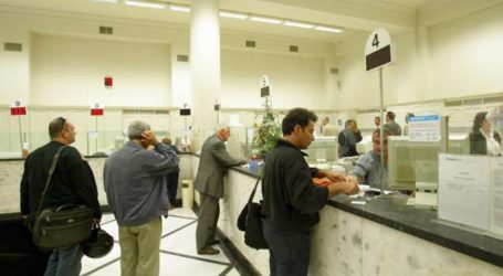 Στο ταμείο οι συνταξιούχοι πριν τις κάλπες για το “εκλογικό” επίδομα -13η σύνταξη