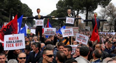 Σε επικίνδυνο πολιτικό αδιέξοδο η Αλβανία – Μετωπική σύγκρουση Μέτα – Ράμα