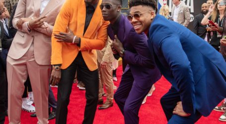 Στην κορυφή του κόσμου: Ο Γιάννης Αντετοκούνμπο MVP του ΝΒΑ – «Ευχαριστώ την Ελλάδα»