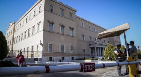 Πέταξαν γκαζάκι στον προαύλιο χώρο της Βουλής