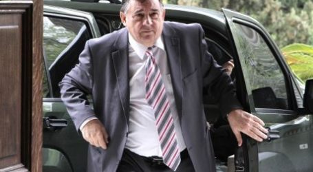 Καρατζαφέρης: «Καλύτερα Μητσοτάκης – “Επικίνδυνος” ο Βελόπουλος – “Αφεντικό” του ΠΑΣΟΚ ο Λαλιώτης»