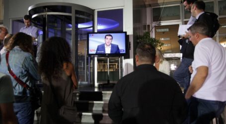 «Στον αέρα» η ημερομηνία του ντιμπέιτ των πολιτικών αρχηγών – Τσίπρας: Μπορεί να βγω με… skype από τις Βρυξέλλες!