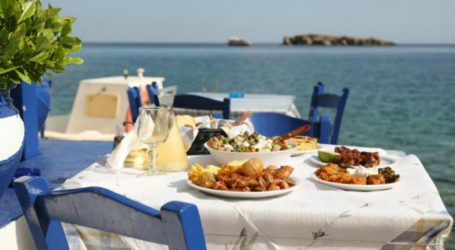 Μύκονος: Το μαγαζί με τα «χρυσά» καλαμαράκια έβγαλε σποτ με αέρα… Χόλιγουντ μετά τις καταγγελίες (vid)