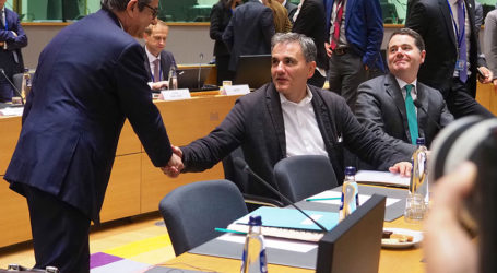 Άδειασμα από Κομισιόν: «Η Ελλάδα να τηρήσει τα συμφωνηθέντα για το αφορολόγητο»