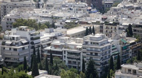 Πιο γρήγορα βλέπουν τα χρήματα από τις επιστροφές φόρων στις τσέπες τους οι Έλληνες